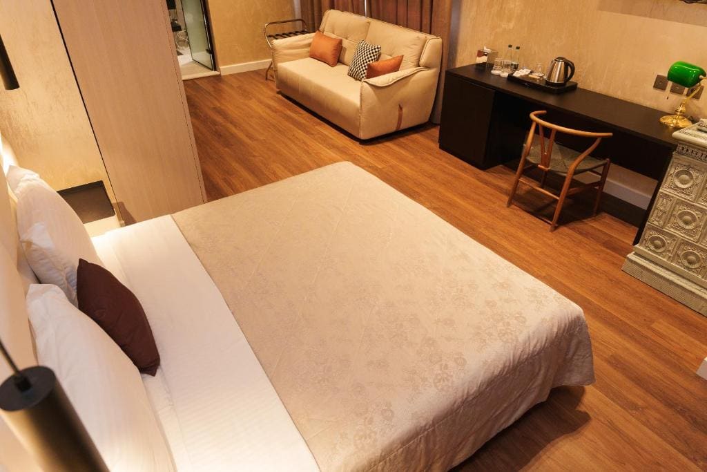 Deluxe Suite room - Image 1