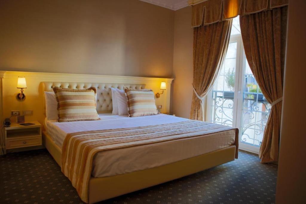 Executive Suite room - Image 1