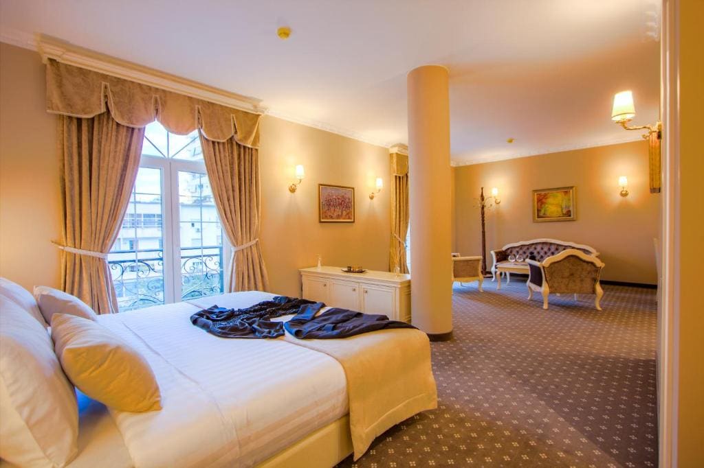 Executive Suite room - Image 2