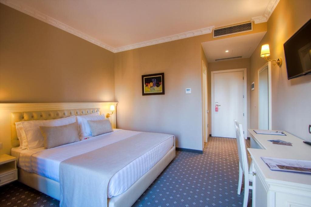 Superior Double Room room - Image 1