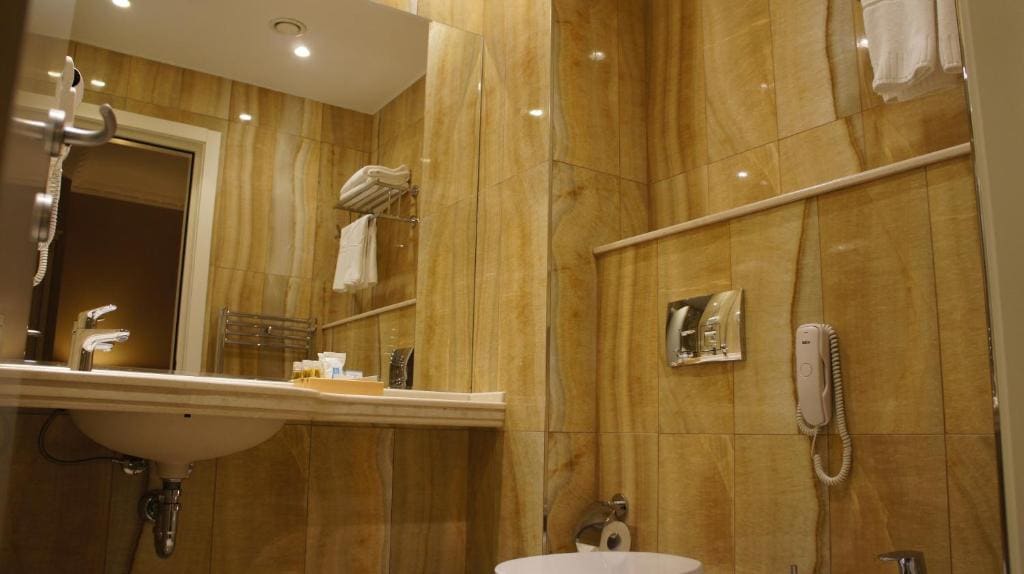 Superior Double Room room - Image 3
