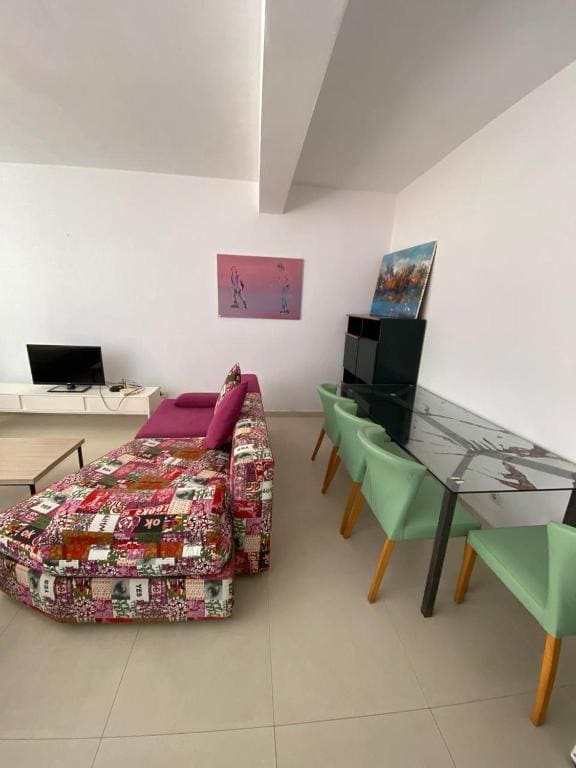 Apartment - Ground Floor room - Image 2