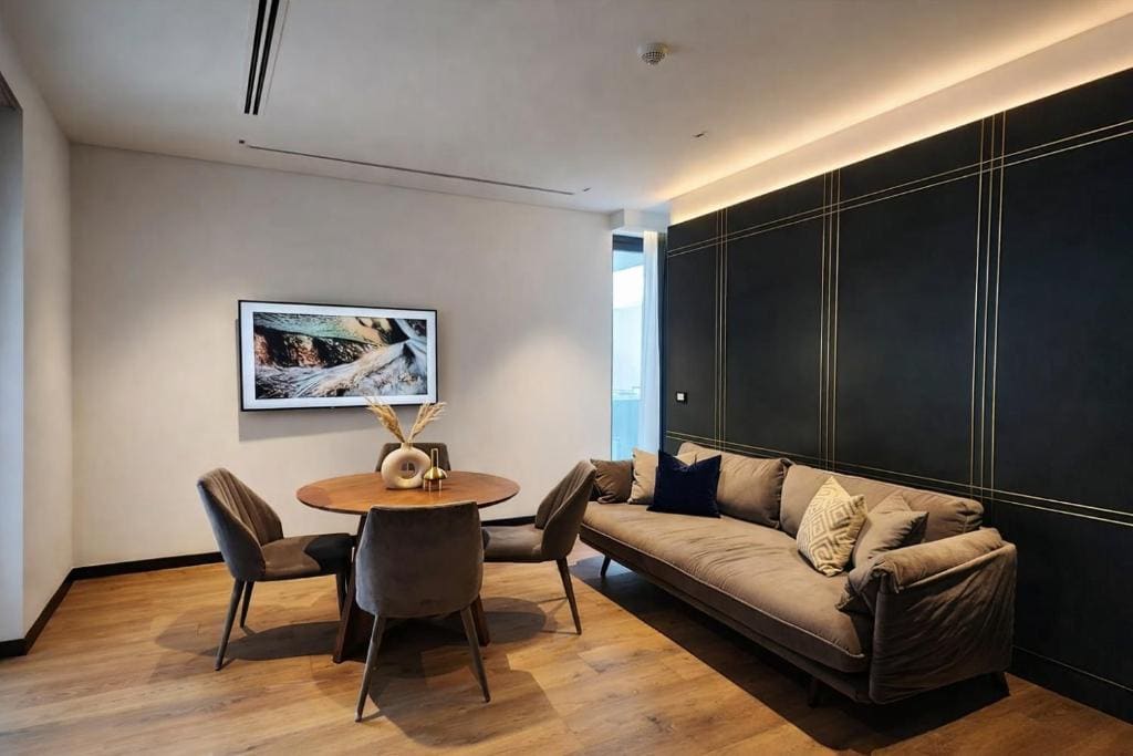 Superior Suite with Balcony room - Image 2