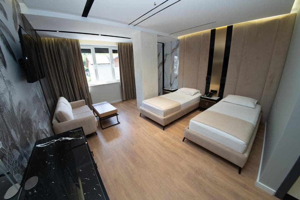 Deluxe Twin Room room - Image 2