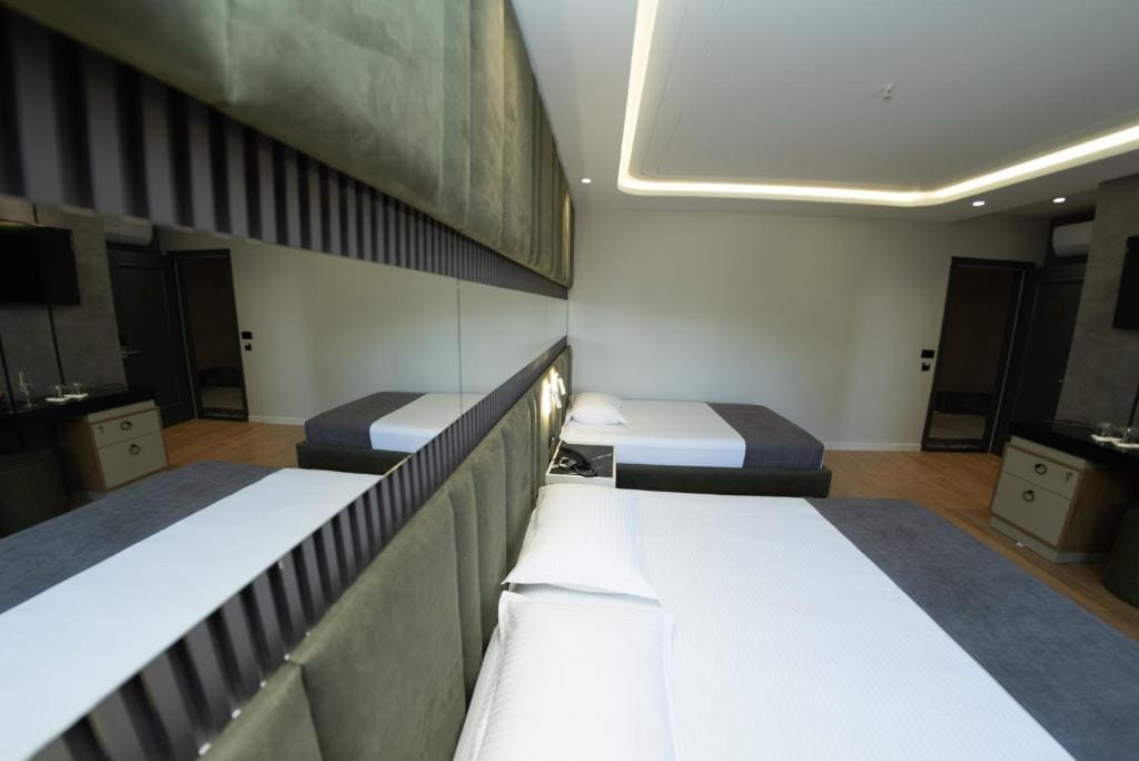 Deluxe Triple Room room - Image 3