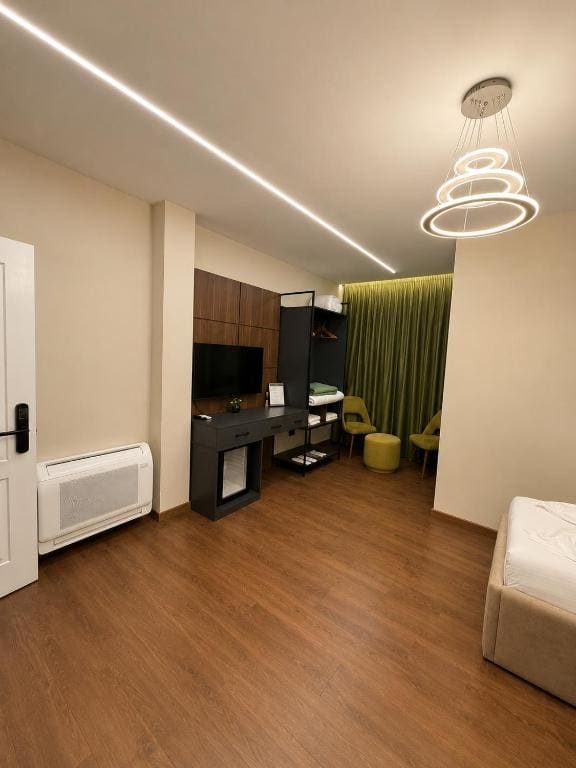 Twin Room with Balcony room - Image 2