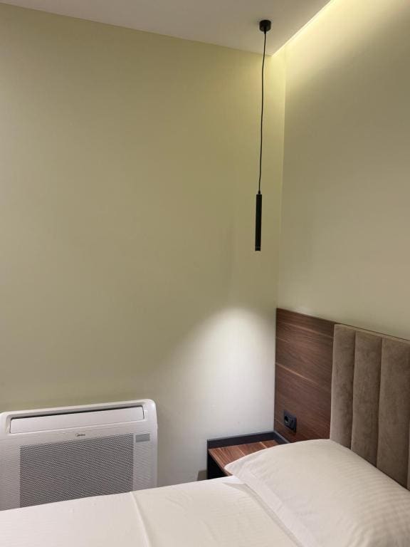 Double Room with Balcony room - Image 3
