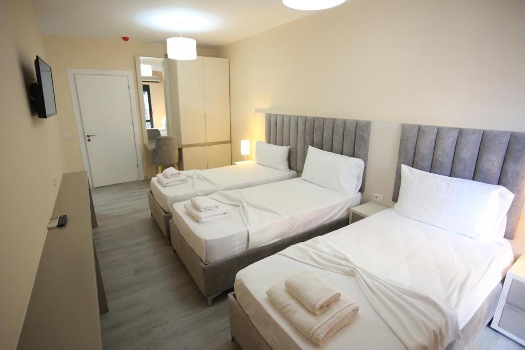Family Room with Balcony room - Image 1