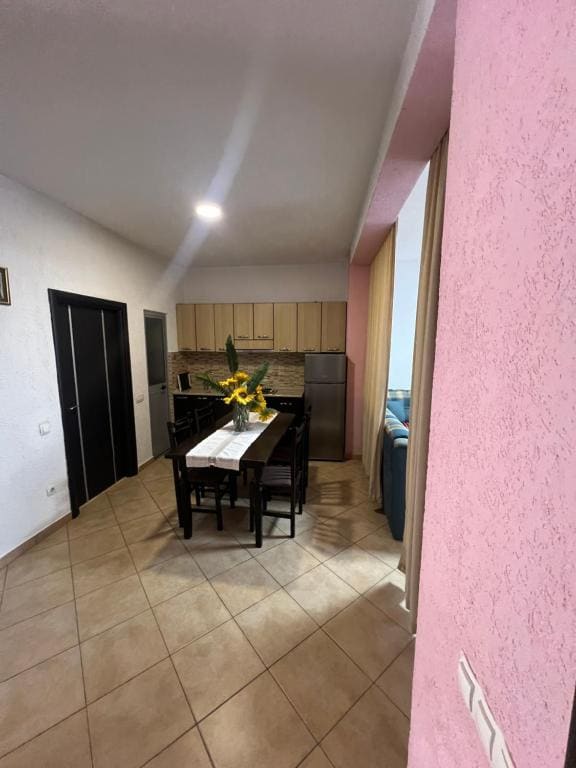 Apartment room - Image 2