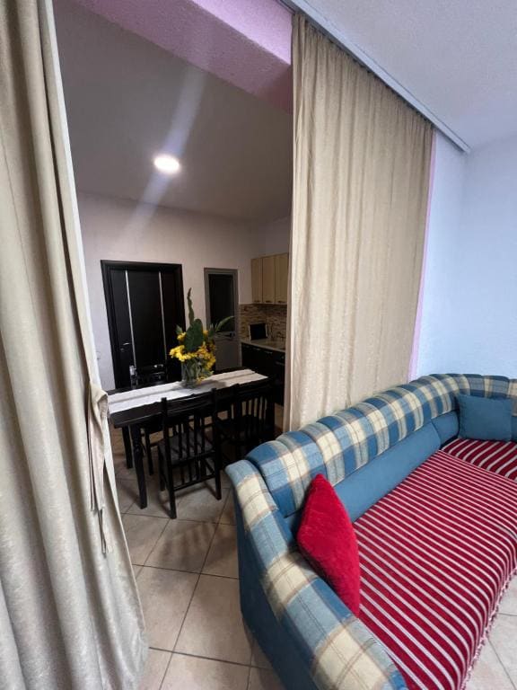 Apartment room - Image 1
