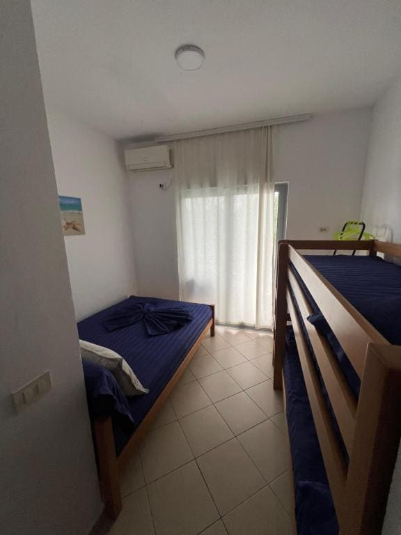 Standard Family Room room - Image 2