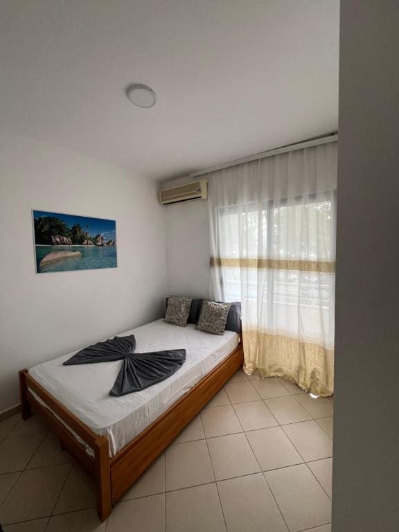 Standard Triple Room room - Image 1