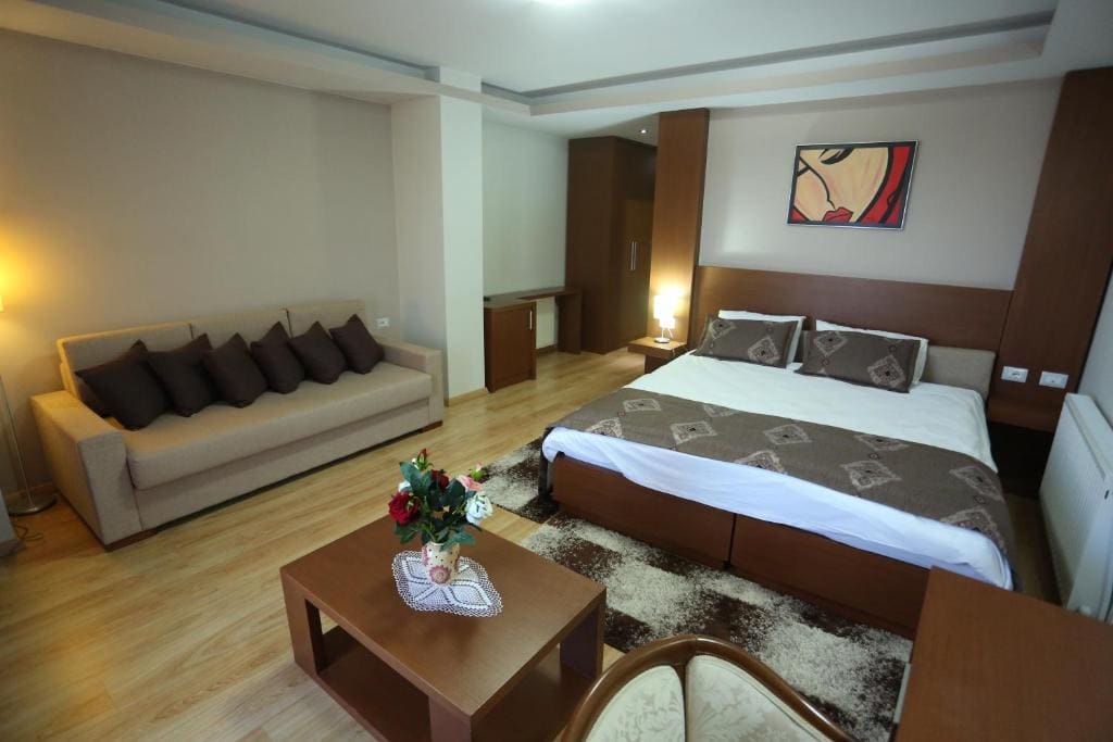 Deluxe Double Room with Balcony room - Image 2