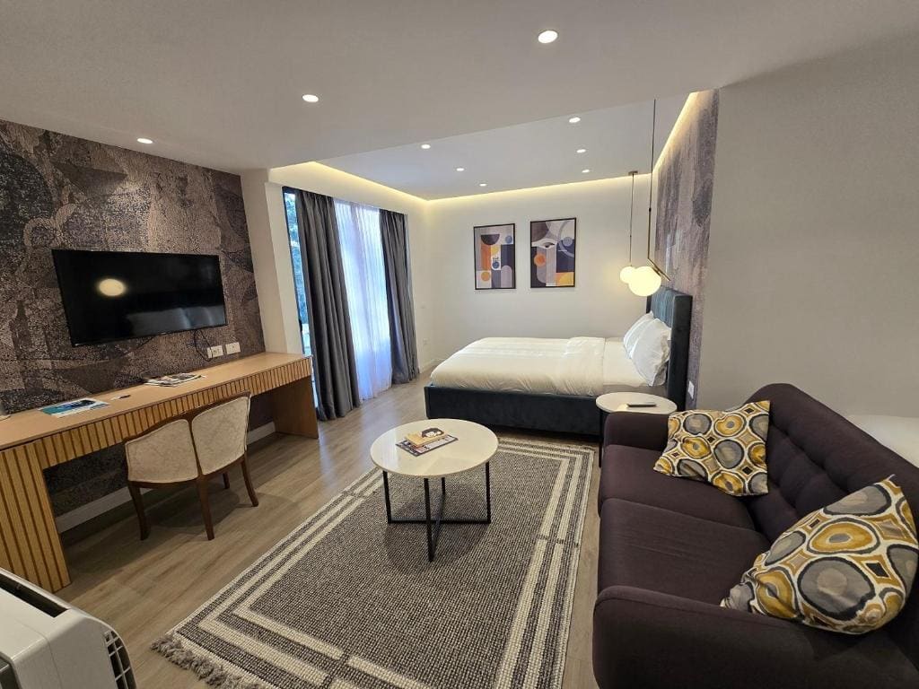Superior Quadruple Room room - Image 1