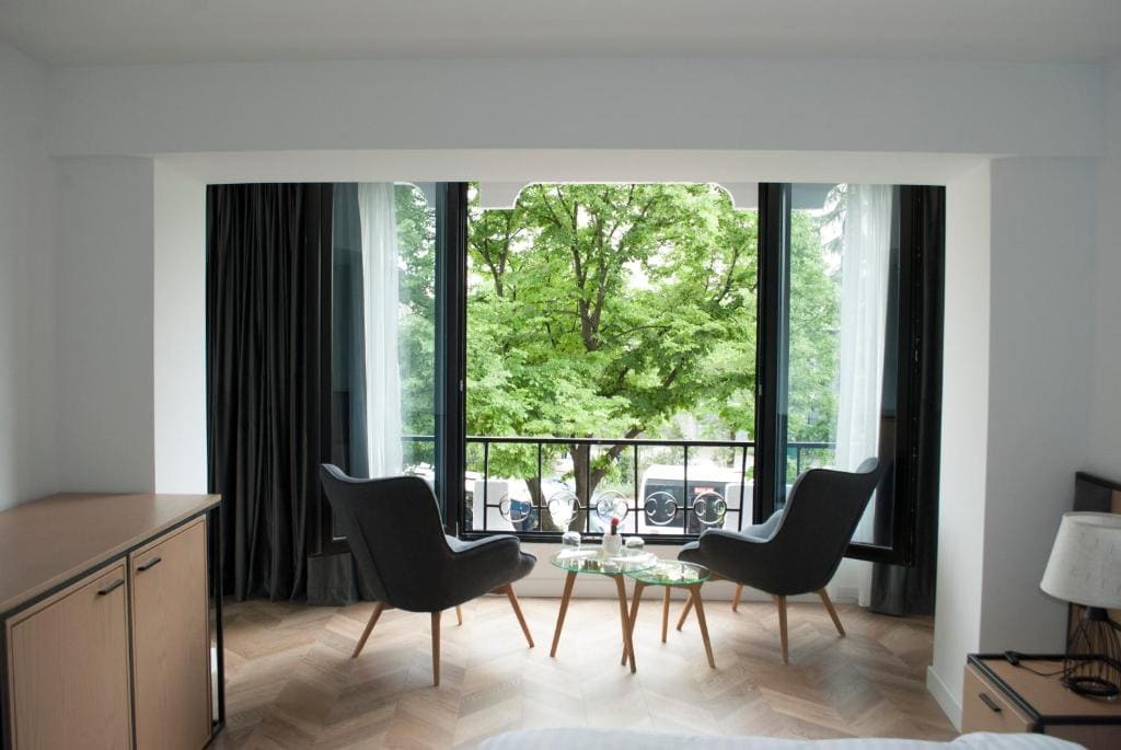 Deluxe Double Room with Balcony room - Image 3