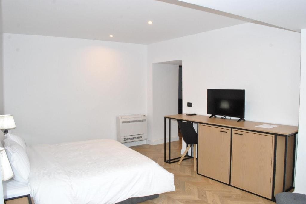 Deluxe Triple Room room - Image 1