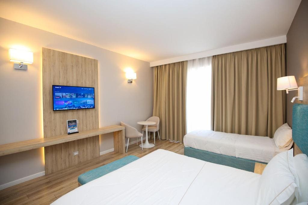 Comfort Triple Room room - Image 1