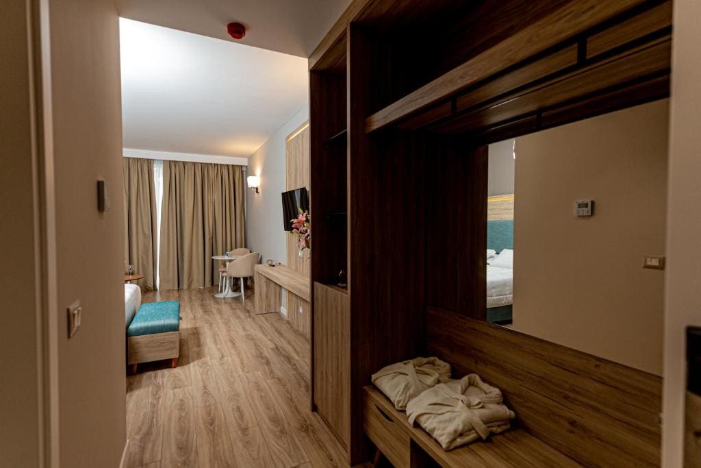 Junior Suite with Sea View room - Image 2
