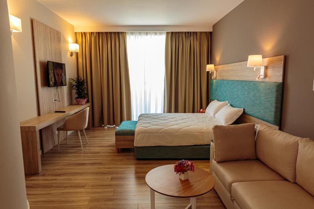 Suite with Sea View room - Image 1