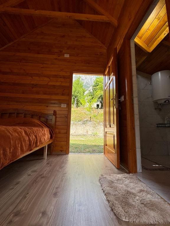 Double Room with Balcony room - Image 2