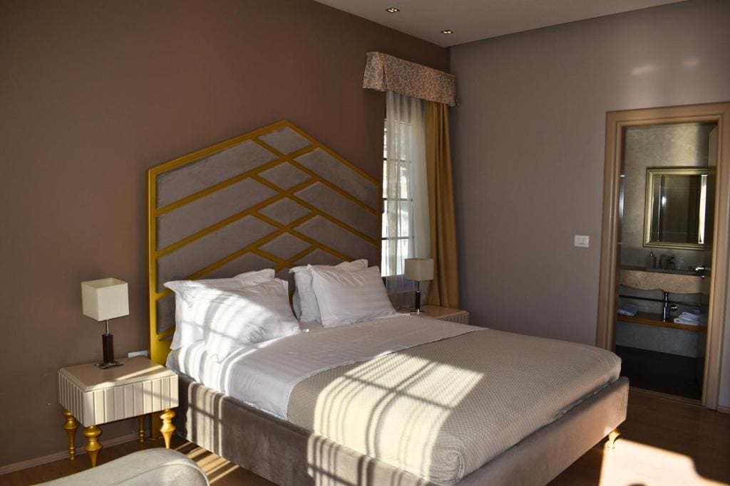Deluxe Double Room with Balcony room - Image 1