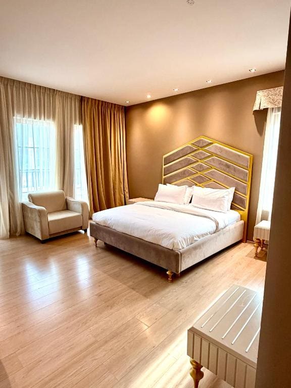 Deluxe Double Room with Balcony room - Image 2