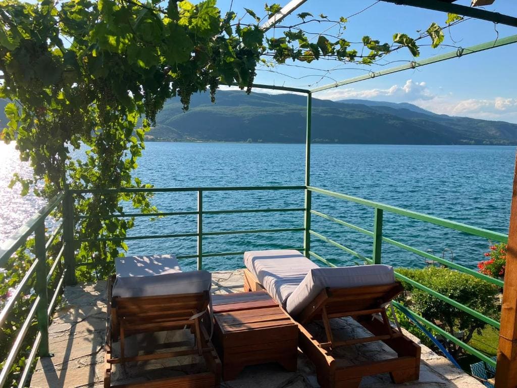 Suite with Lake View room - Image 2