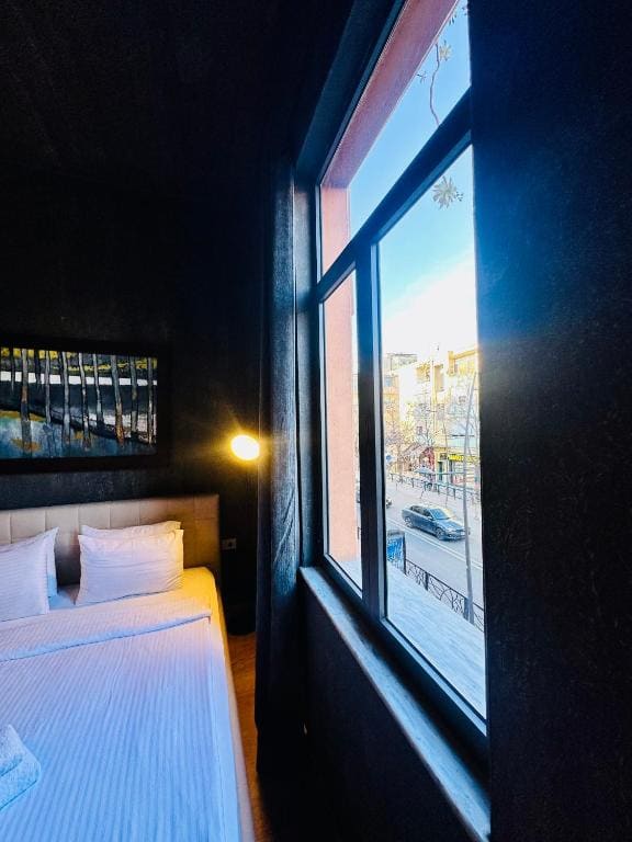 Triple Room with City View room - Image 2