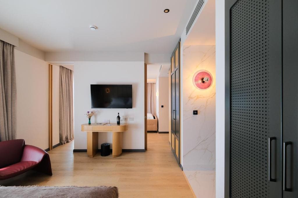 Family Room room - Image 1