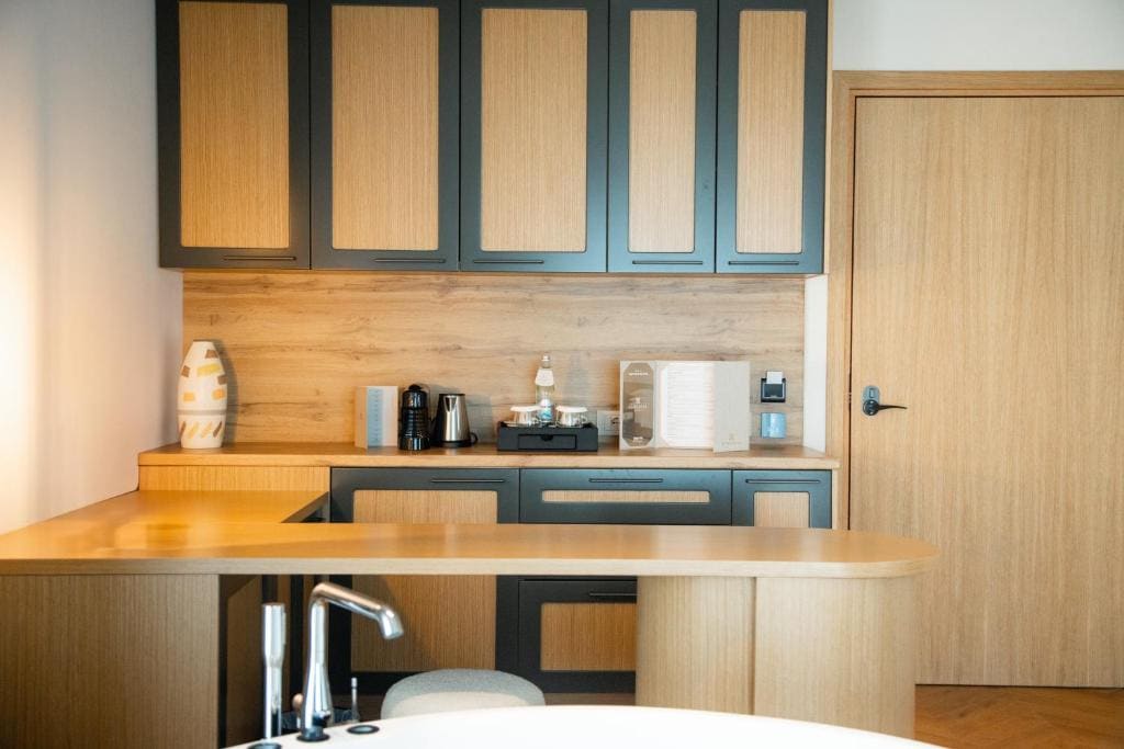 Luxury Superior Suite room - Image 3