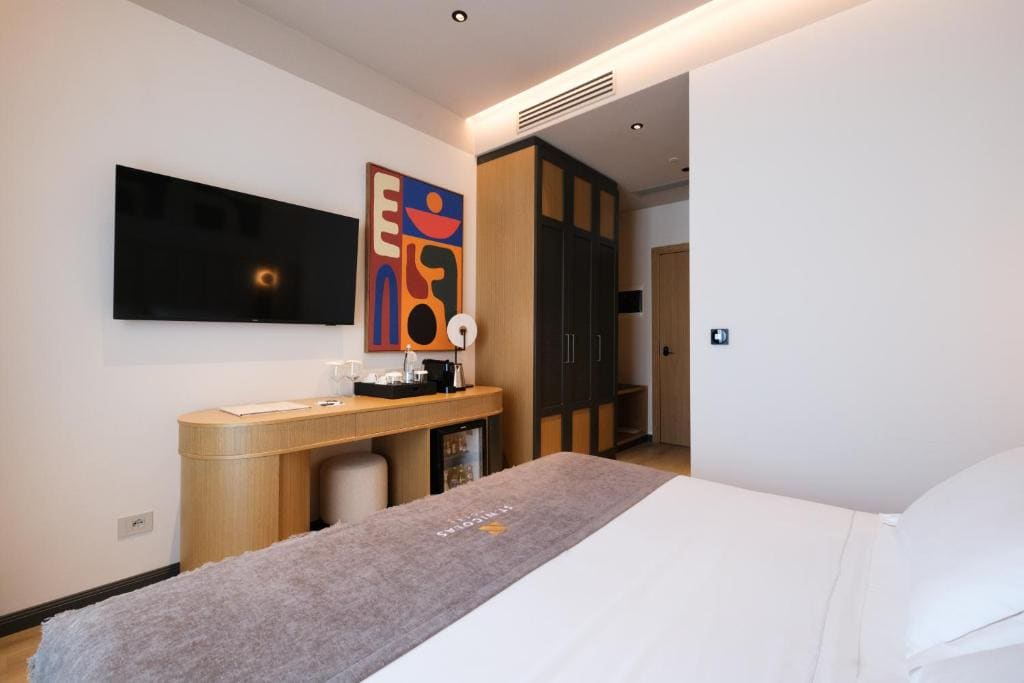 Standard Double Room with City View room - Image 1