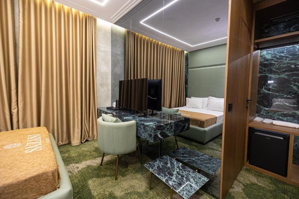 Standard Triple Room room - Image 1