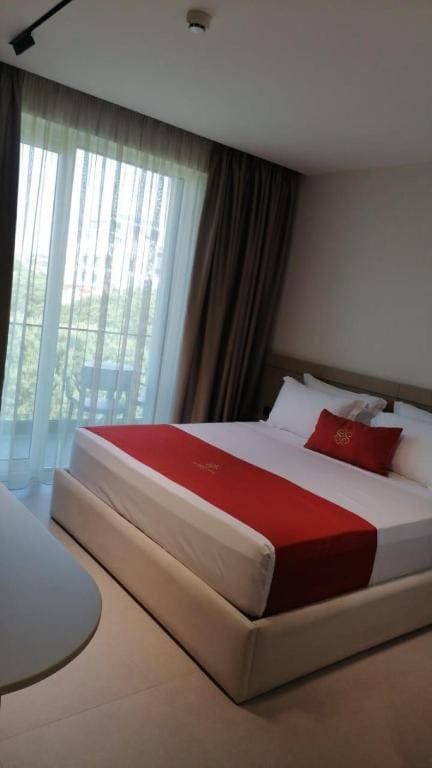 Family Room with Side Sea View room - Image 1