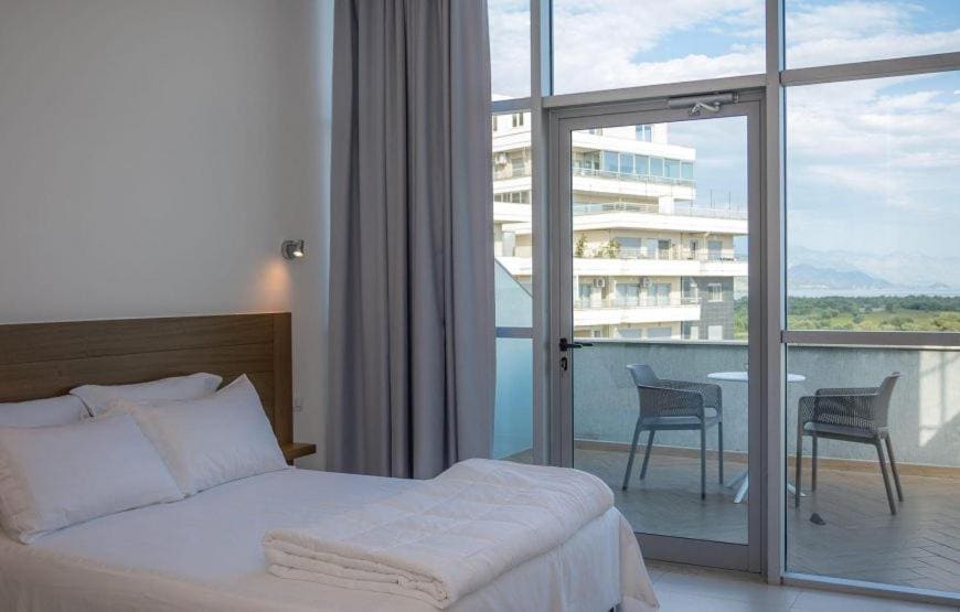 Double Room with Lake View room - Image 2