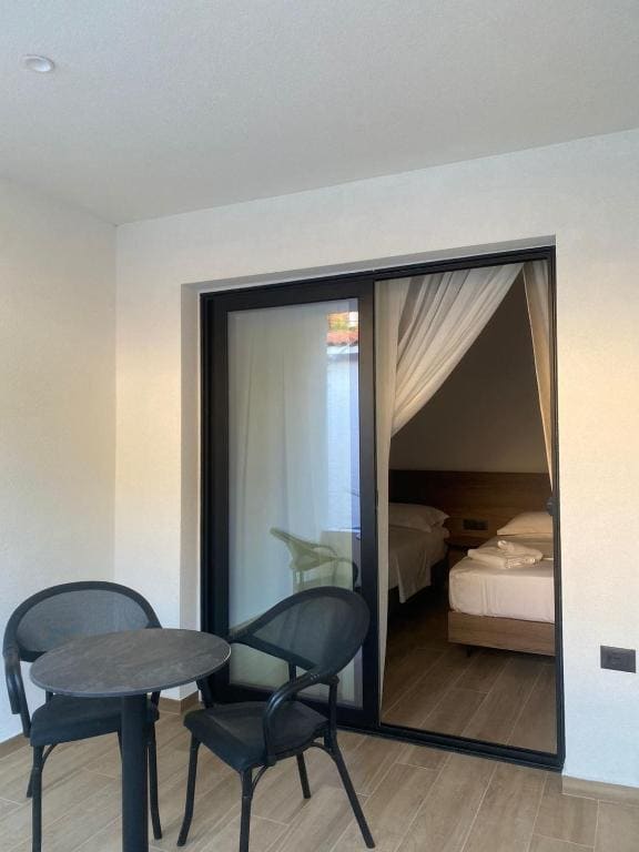 Triple Room with Garden View room - Image 2