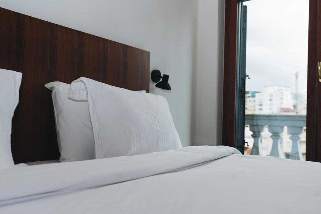 Deluxe Double Room with Balcony room - Image 1
