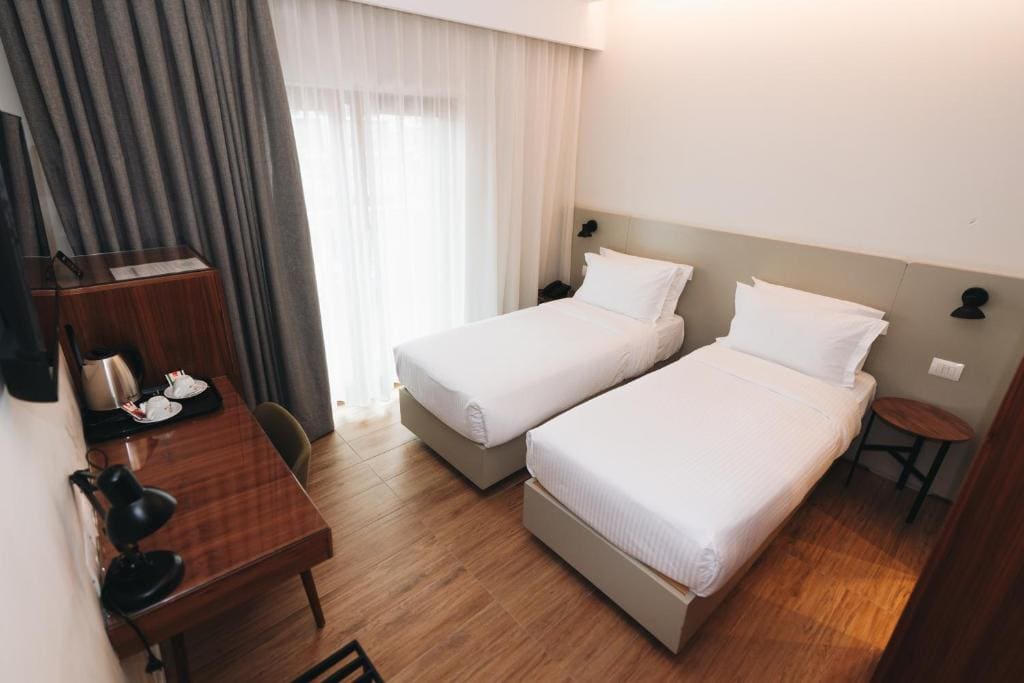 Standard Twin Room room - Image 3