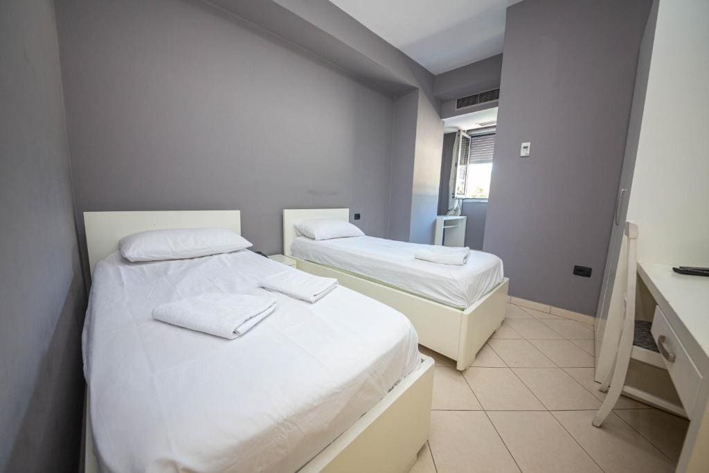 Twin Room room - Image 3