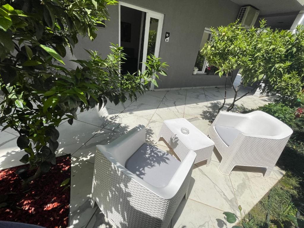 Superior Double or Twin Room with Garden View room - Image 2