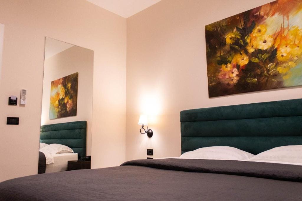 Standard King Room room - Image 3