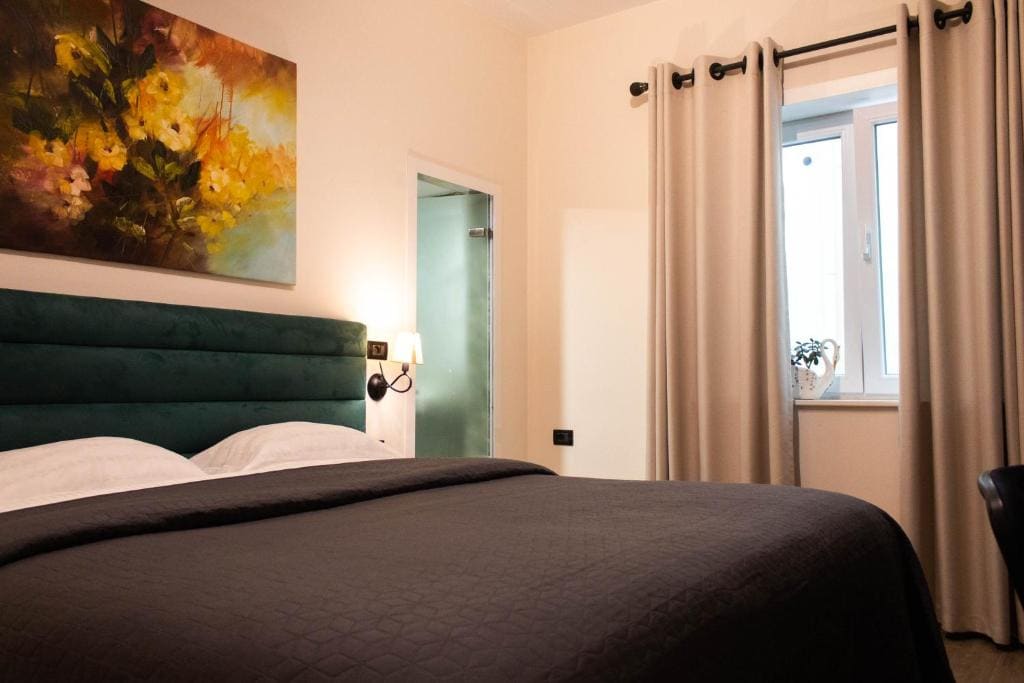 Standard King Room room - Image 1