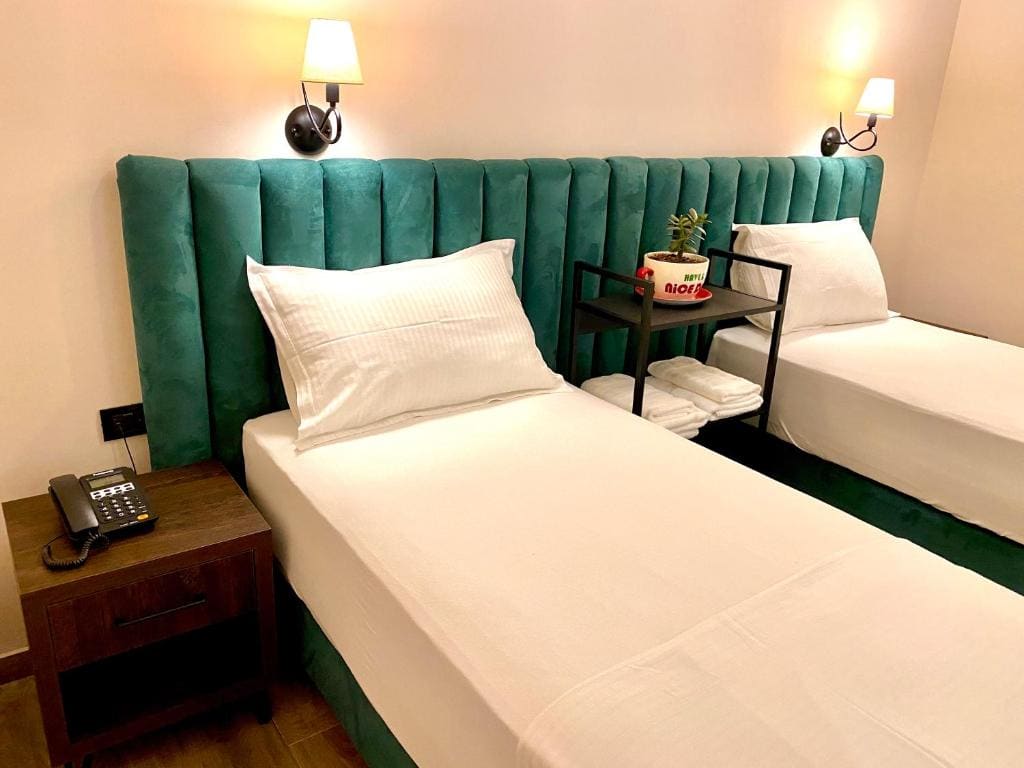 Deluxe Double or Twin Room with Garden View room - Image 3