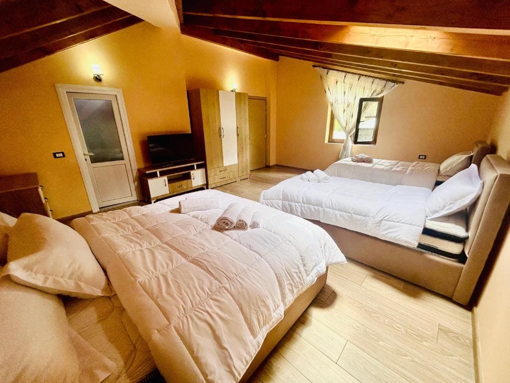 Family Room room - Image 1