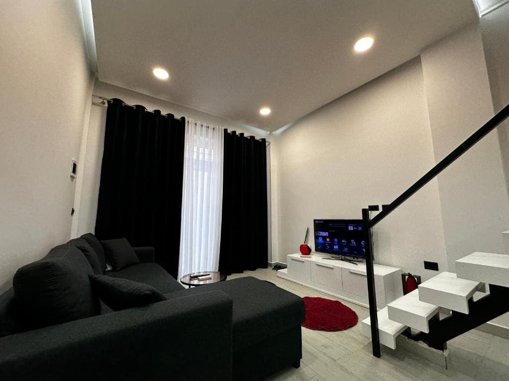 Family Room room - Image 3