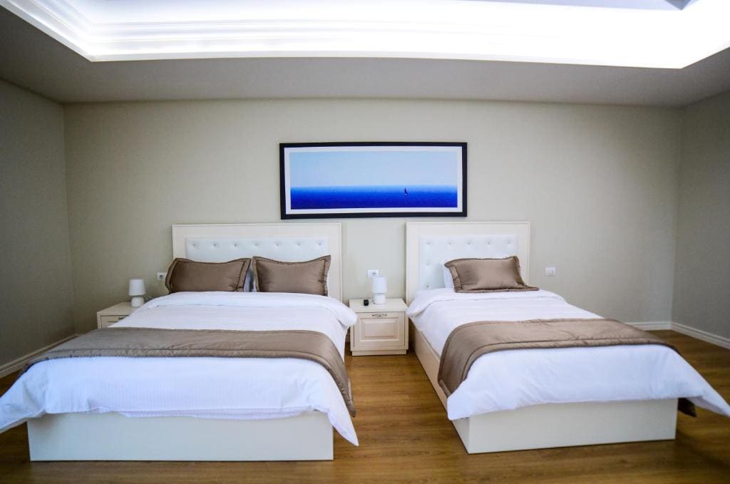 Luxury Triple Room room - Image 3