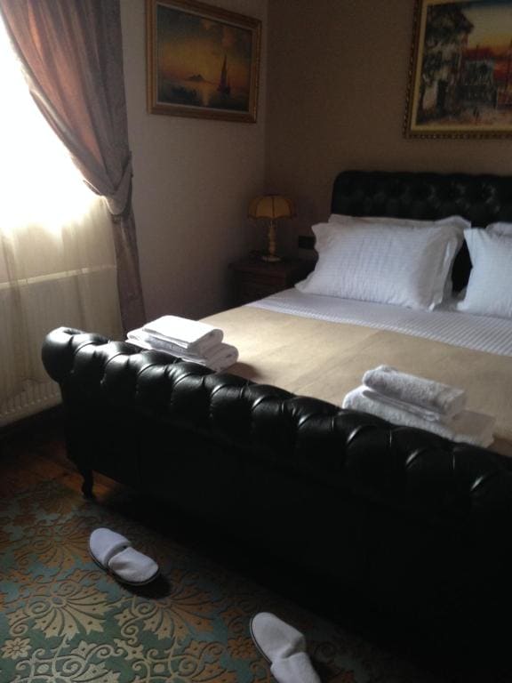 Deluxe Quadruple Room room - Image 2