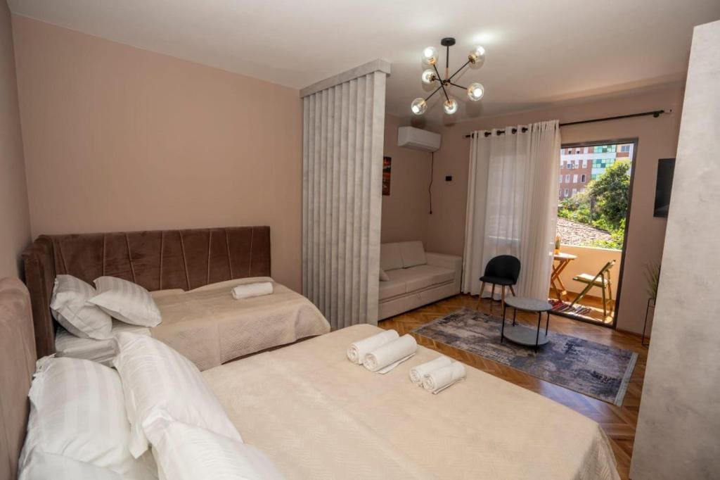 Deluxe King Room room - Image 2