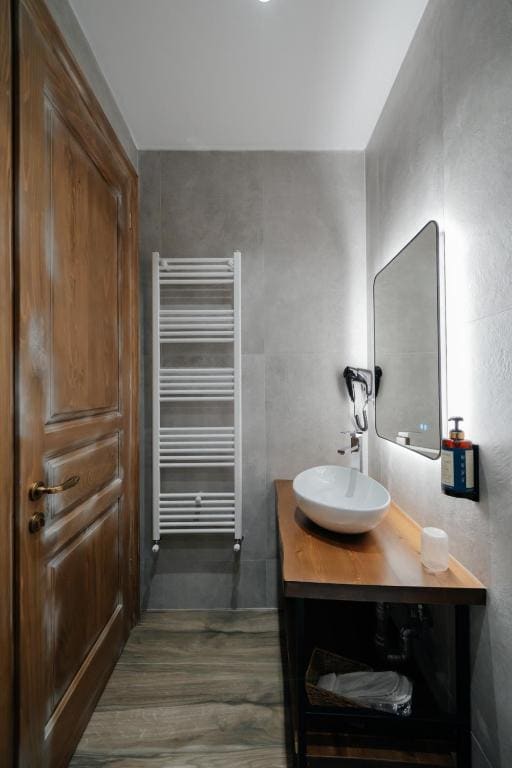 Deluxe Double Room (2 Adults + 1 Child) room - Image 3