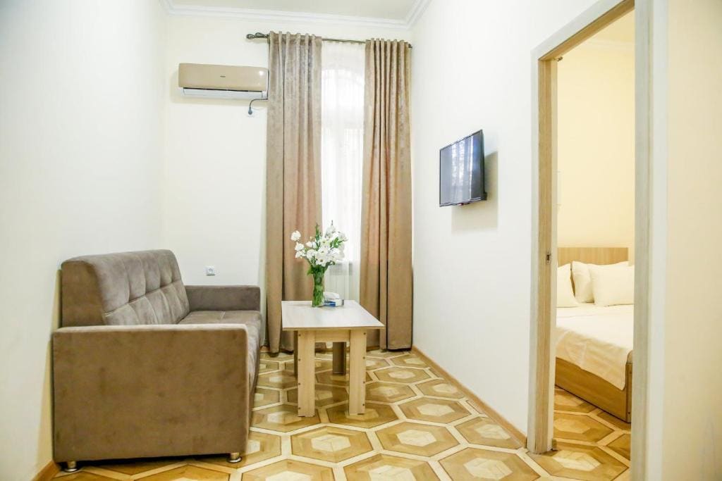 Family Junior Suite room - Image 3