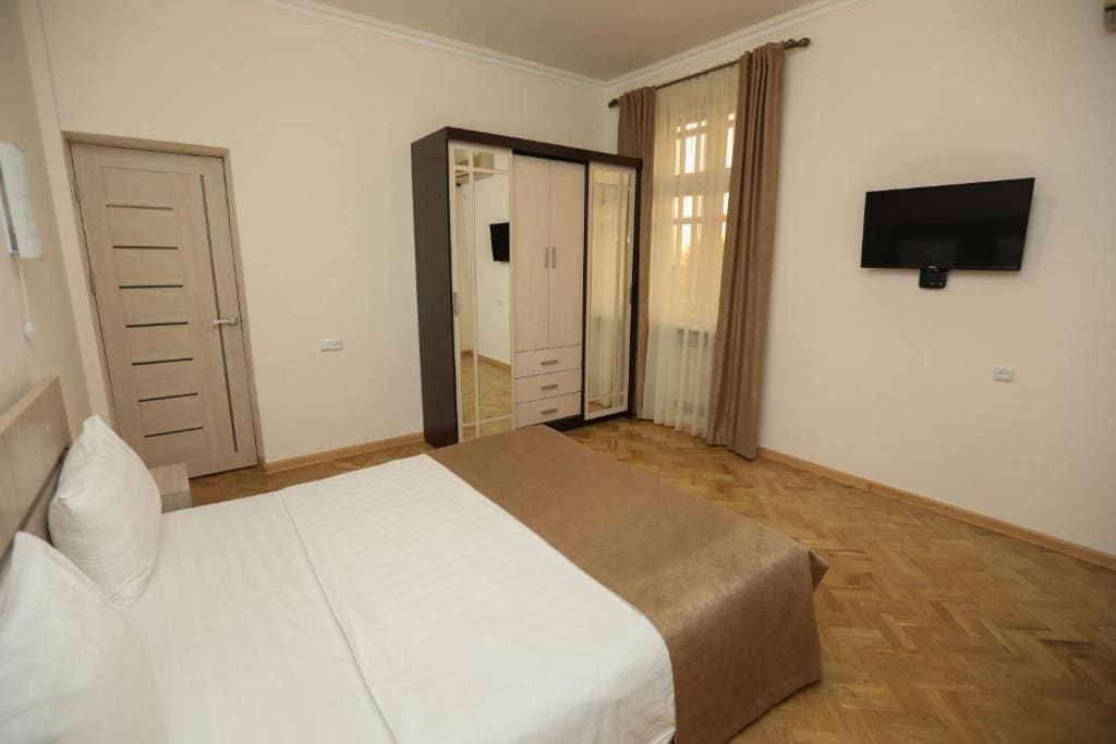 One-Bedroom Apartment room - Image 3